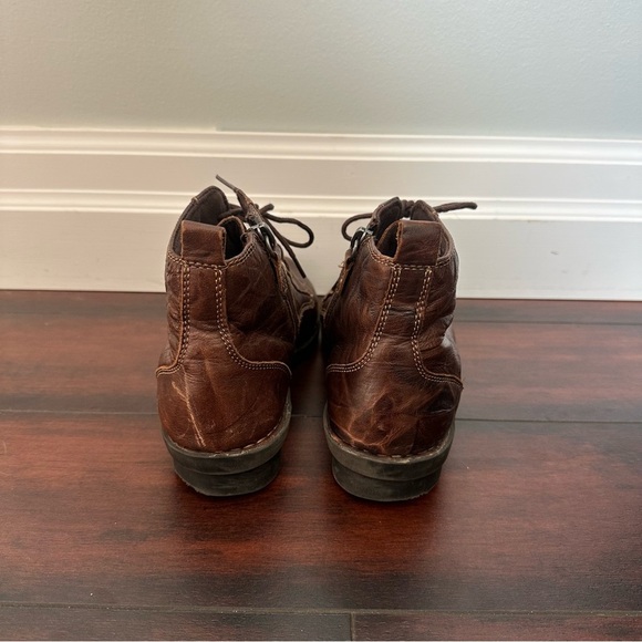 Size 8.5 Clarks Nikki North Brown Leather Ankle Boots - Picture 4 of 6